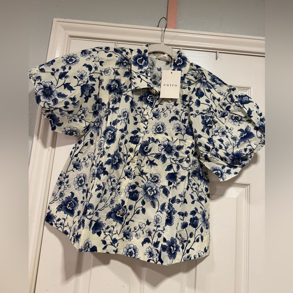 NWT Entro sweet surprise Navy Floral Top Small - Picture 5 of 5